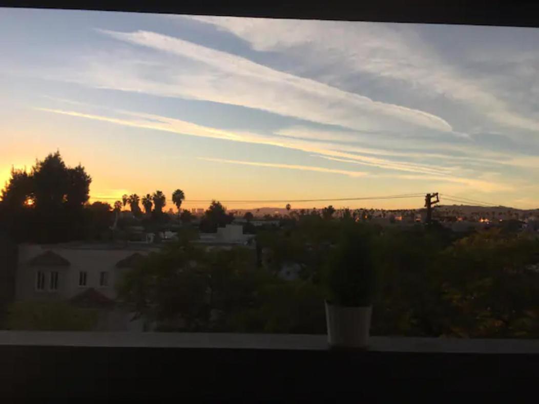 Hollywood Studio With Pool And Balcony Los Angeles Exterior foto